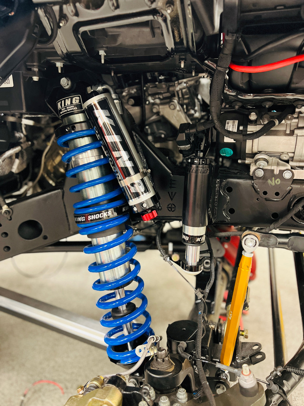 EVO MFG 2018-2024 Jeep Wrangler JL & Gladiator JT 14" Inch Travel EVO SPEC KING FRONT FABRICATION Shock Tower 2.5" or 3.0" COILOVER BLACK &