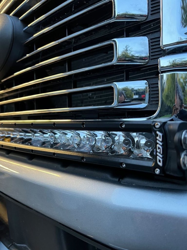 KD Fabworks 2020+ Ford Super Duty F-250/F-350 40" Rigid SR-RDS Curved Single Row Light Bar Mount