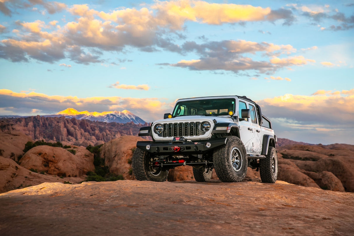 Fabtech 2020+ Jeep Gladiator JT 3in Stealth Sport Suspension System