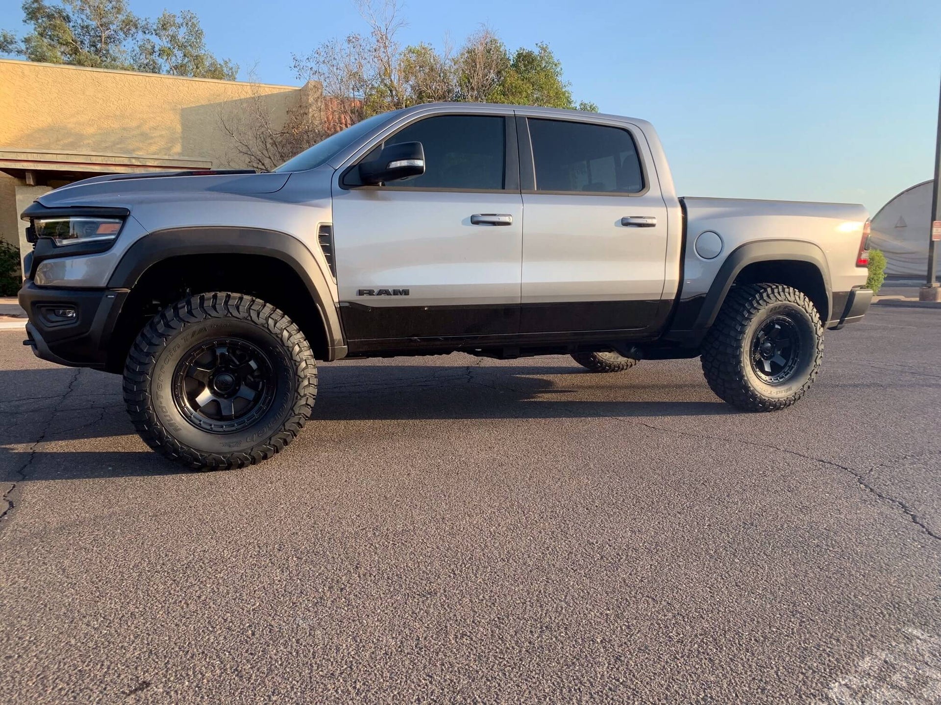 FMI 2021-2024 Ram TRX 1.5" Front Leveling Kit