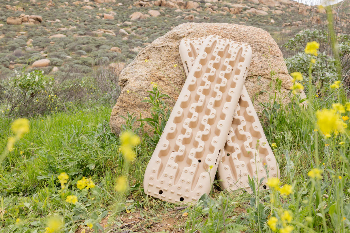 DV8 Offroad DV8 Xtract Traction Boards | Pair | Tan