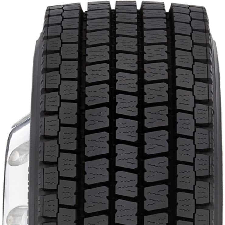 Toyo M920 Tire - 245/70R195 136/134N (H/16)