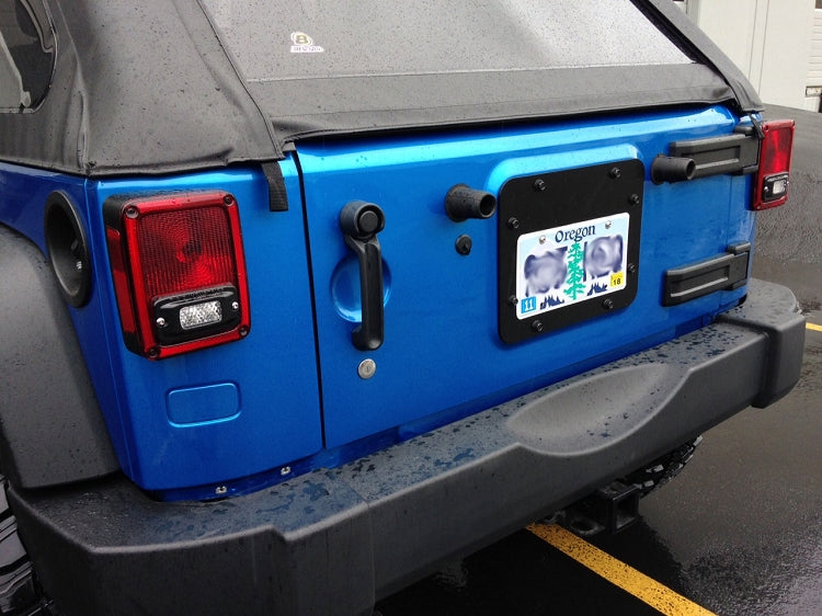 KD Fabworks 2010-2017 Jeep Wrangler JK Tire Carrier Delete with License Plate Mount