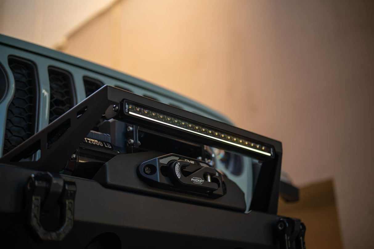 DV8 Offroad 20in Halo Elite Single Row Light Bar with Accent Light - White/Amber