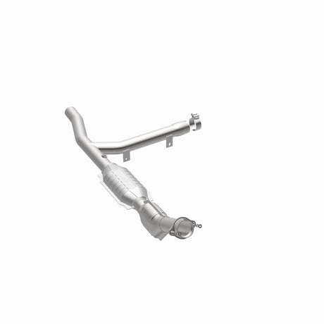 MagnaFlow Direct Fit Catalytic Converter 97-98 Ford Trucks 4.2L