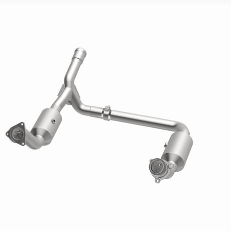 MagnaFlow 19-20 GMC Sierra 1500 Single Underbody 4.3L/5.3L Direct Fit Catalytic Converter