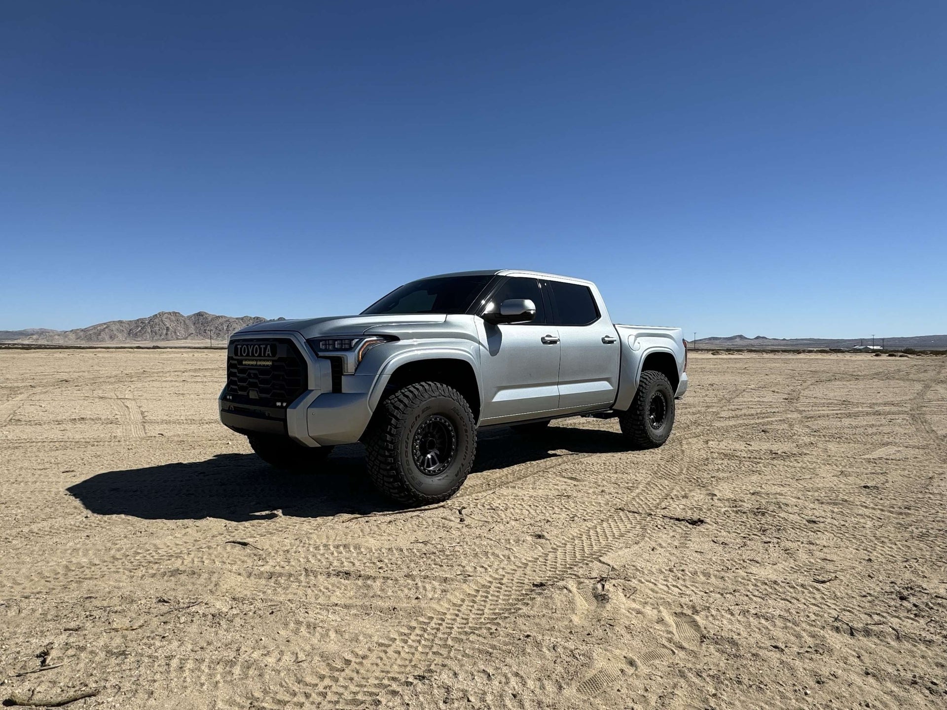 Camburg 22-25 Toyota Tundra 2WD/4WD Blue KINETIK Uniball Trail Series Long Travel Kit w/ Billet UCA