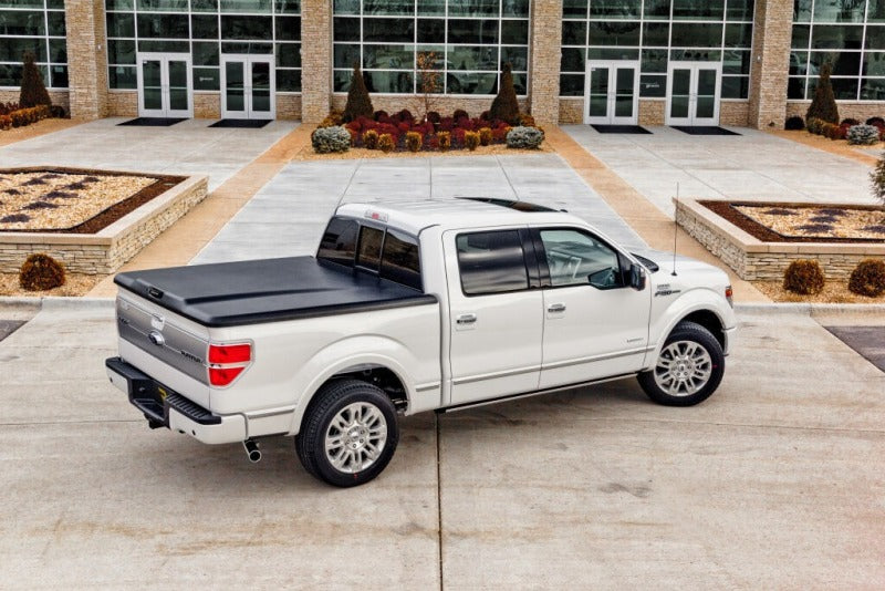 Undercover 25-26 Ford F-150 5.7ft Bed w/ Access Tailgate Elite Bed Cover - Textured Black