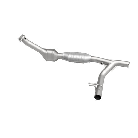 MagnaFlow Direct Fit Catalytic Converter 99-00 Ford Trucks 5.4L