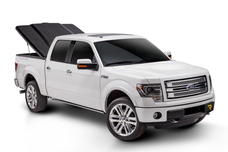 Undercover 25-26 Ford F-150 5.7ft Bed w/ Access Tailgate Elite Bed Cover - Textured Black