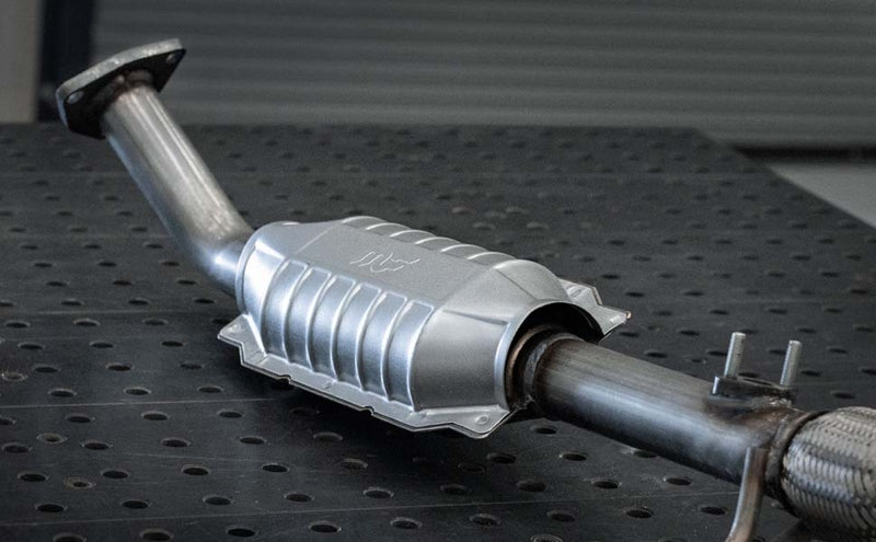 MagnaFlow Direct Fit Catalytic Converter 80-87 Dodge/Plym Van V8 CA