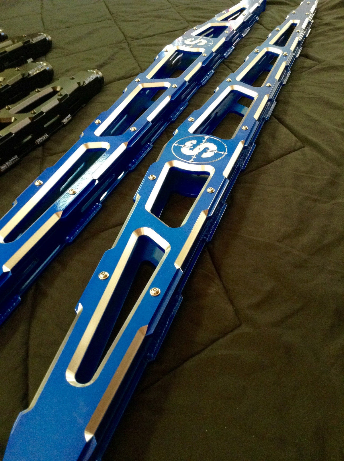 2011-2016 Ford F250/350 Super Duty Long Bed Ladder/Traction Bars - Identity Series