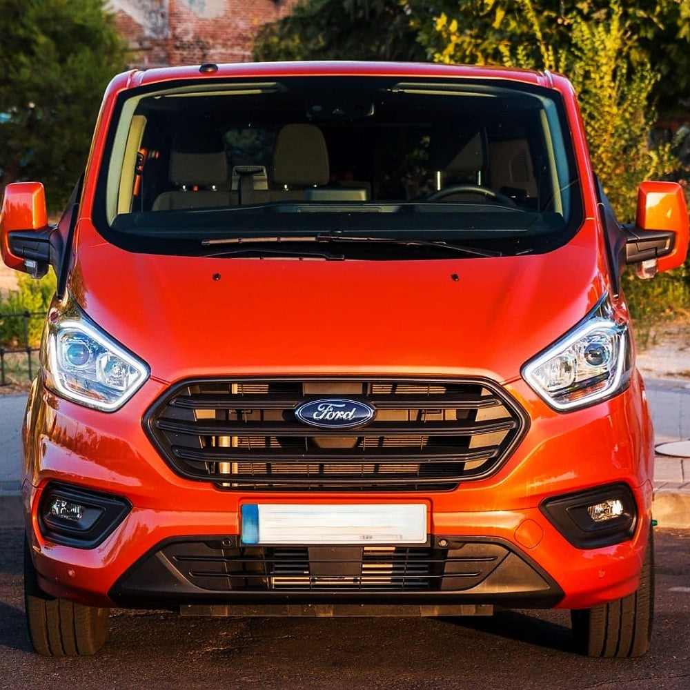 Ford_Transit_Custom_Lensun_46W_Hood_Flexible_Solar_Panel