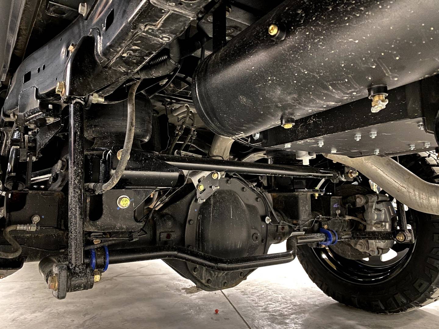 Kelderman 2019-2024 RAM 2500 4X4 Pickup 3″ Front & Rear Air Suspension Lift Kit