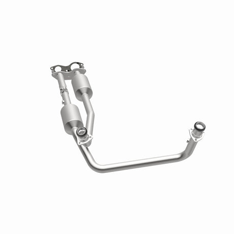 MagnaFlow Direct Fit Catalytic Converter California Grade 96-00 GM Tahoe/Yukon/Escalade 5.7L