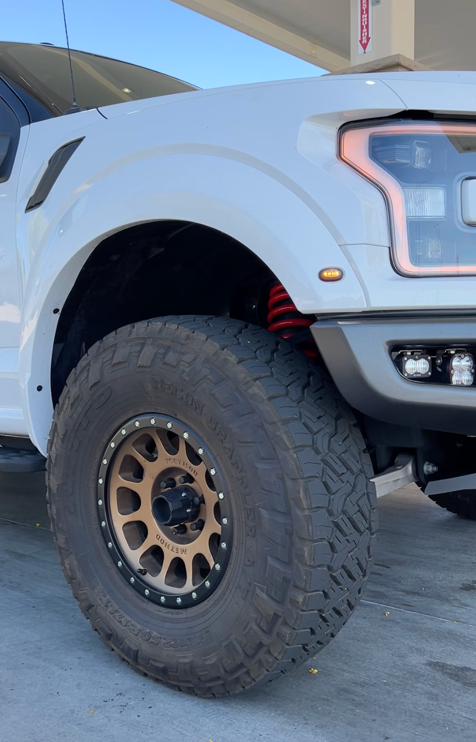 Geiser Off-Road Racer Red special edition progressive springs