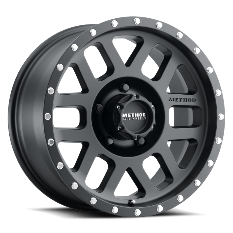 Method MR306 Mesh 17x8.5 0mm Offset 5x4.5 83mm CB Matte Black Wheel